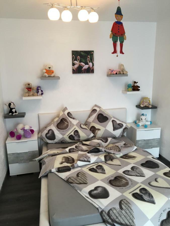 Ana'S Ferienwohnung ฟูร์ท อิม วัลด์ ภายนอก รูปภาพ