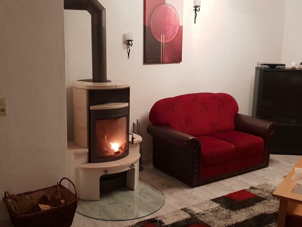 Ana'S Ferienwohnung ฟูร์ท อิม วัลด์ ภายนอก รูปภาพ